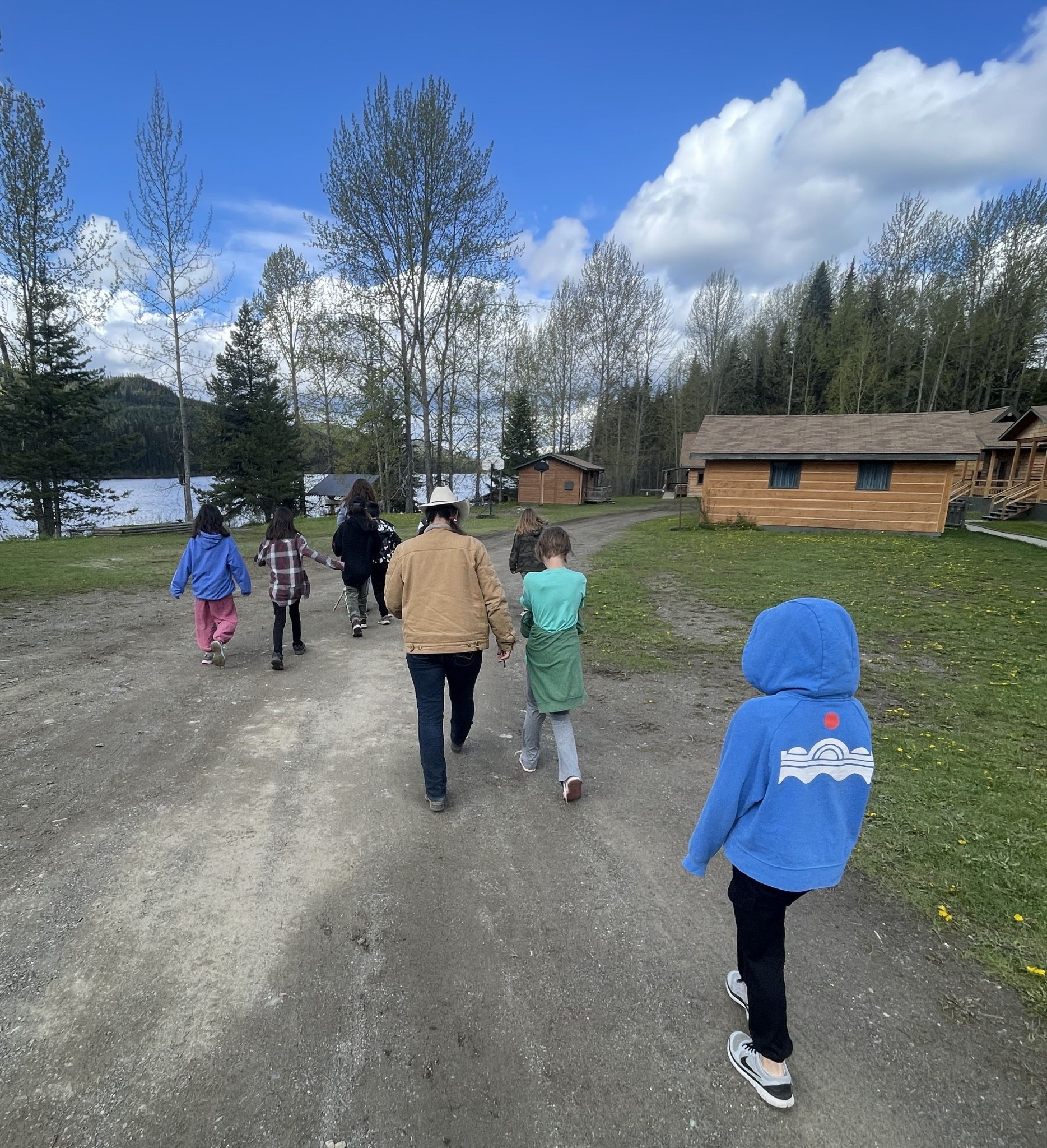 All grade 4s visit Gavin Lake